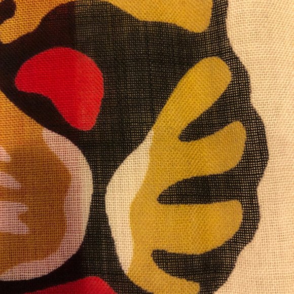 Gucci Wool Sylvie Tiger Scarf in Sapphire and Ivory - Picture 6 of 7